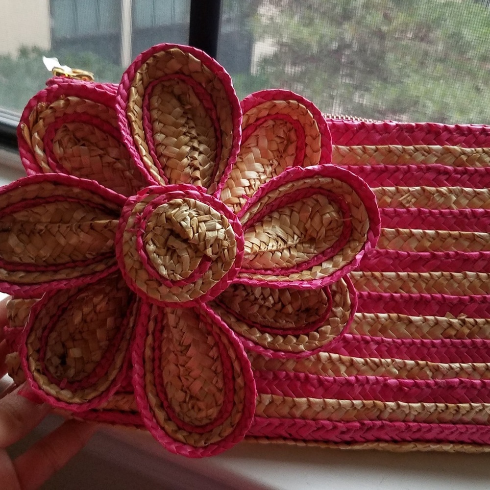 NWT Mud Pie Pink & Natural Straw Flower Clutch